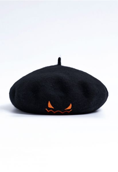 Wicked Pumpkin Beret Hat in Black