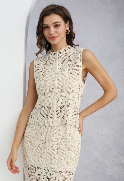 Winding Lace Crochet Mock Neck Sleeveless Buttoned Top