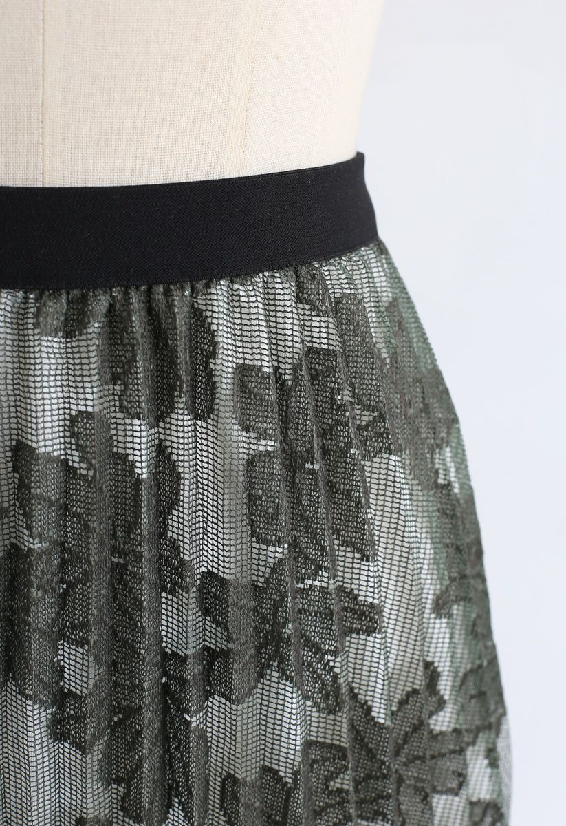 Color Blocked Floral Mesh Pleated Midi Skirt in Army Green