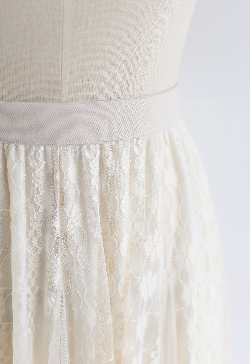 Lace Pleated Mesh Asymmetric Skirt in Cream