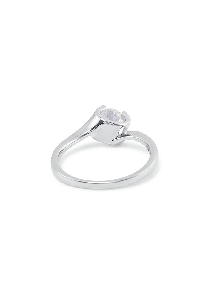 Irregular Edge Moissanite Diamond Ring