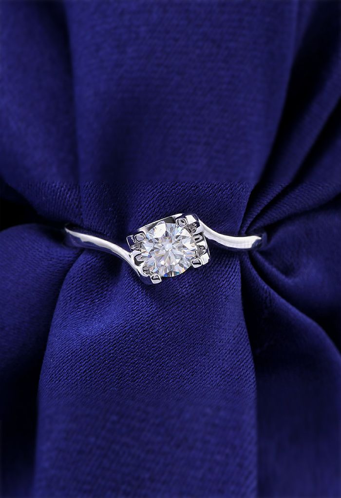 Irregular Edge Moissanite Diamond Ring