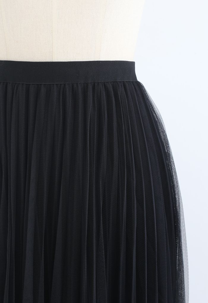 Hi-Lo Mesh Hem Pleated Skirt in Black