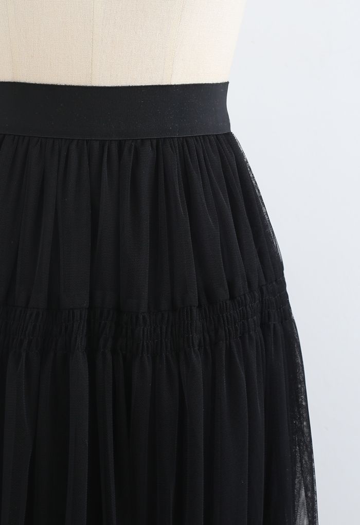Shirred Elastic Double-Layered Mesh Skirt in Black