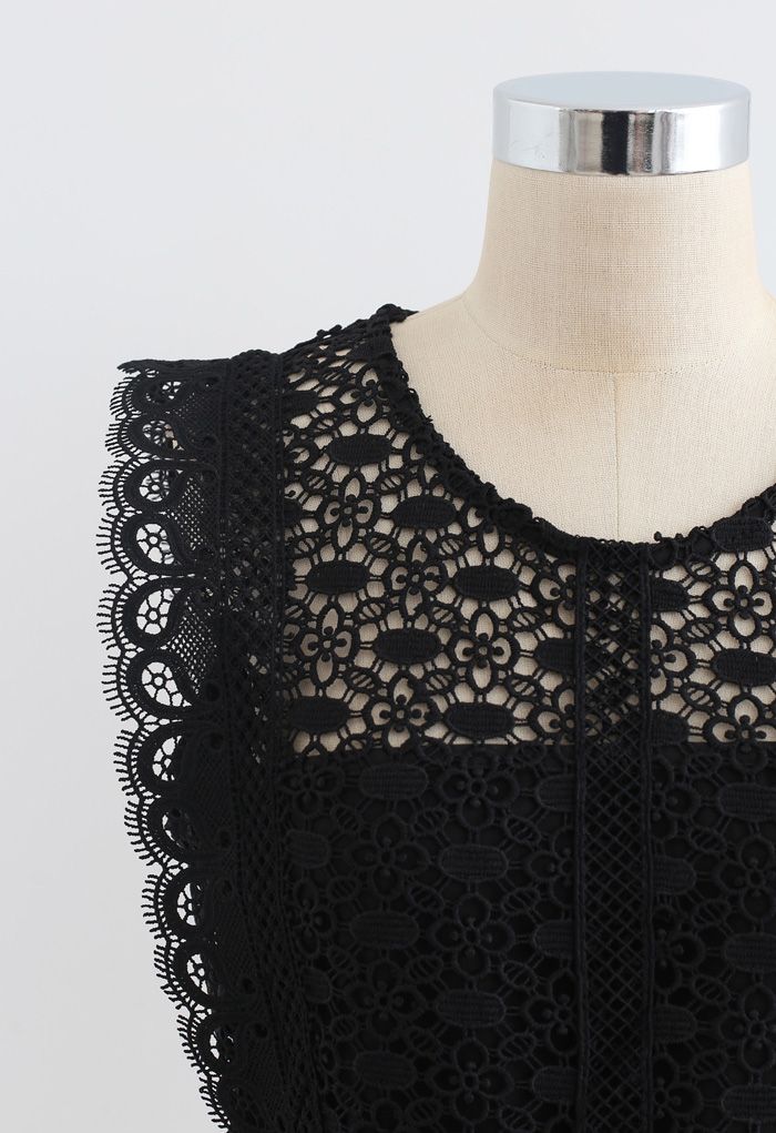 Crochet Lacey Sleeveless Crop Top in Black