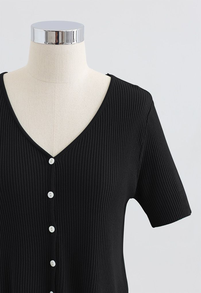 Buttoned V-Neck Short Sleeve Rib Knit Top in Black