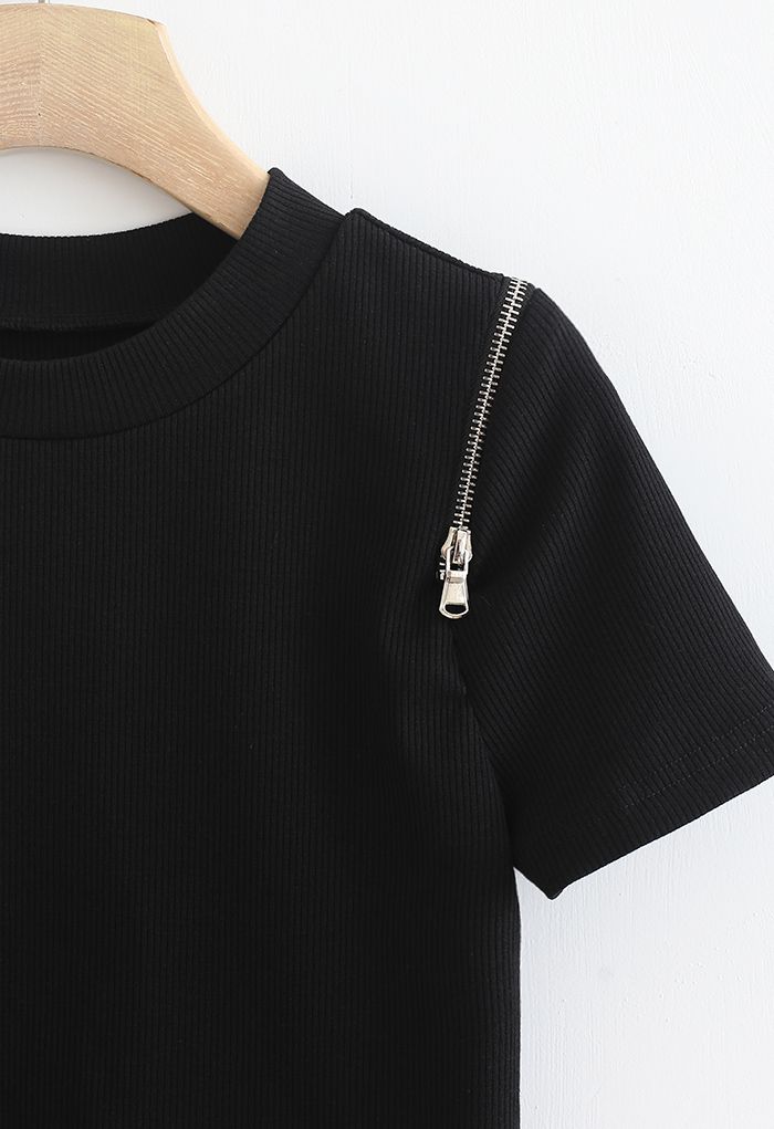 Zipper Shoulder Cropped Top in Black