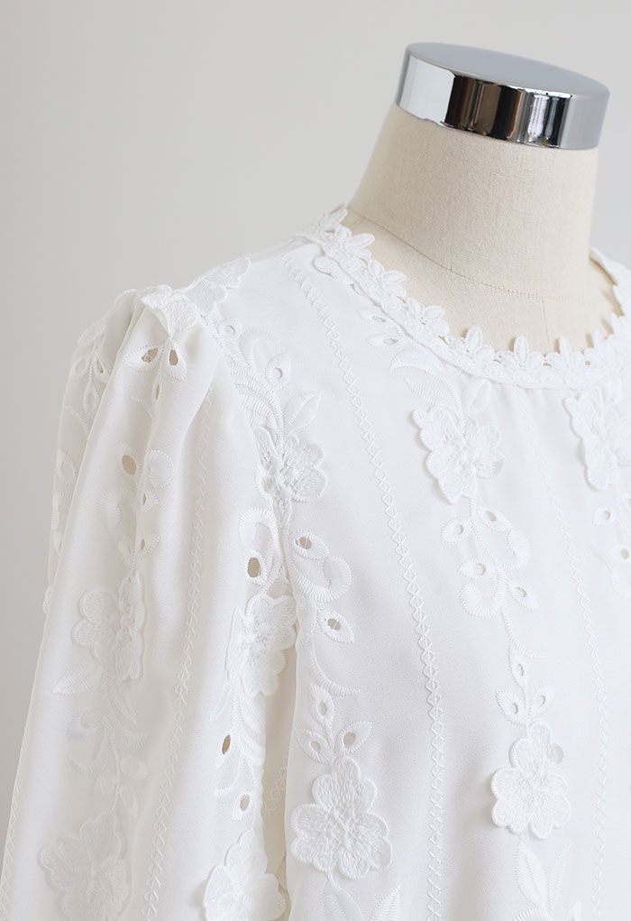 Embroidered Floral Eyelet Top in White