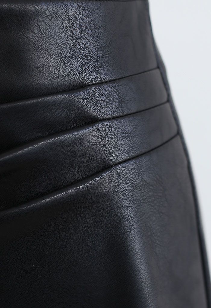 Crisscross Faux Leather Pleated Mini Skirt in Black