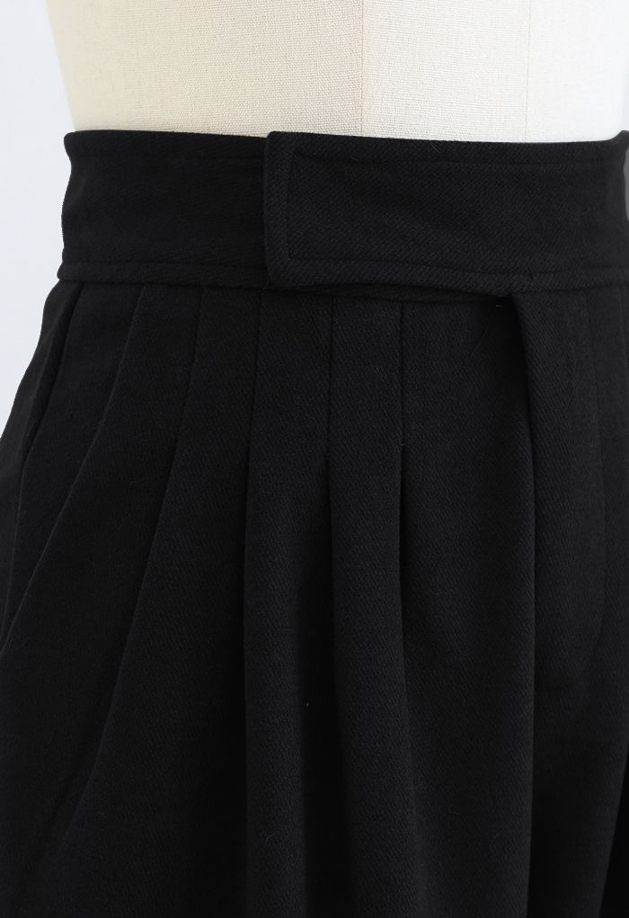 Wide Leg Wool-Blend Pleated Pants in Black