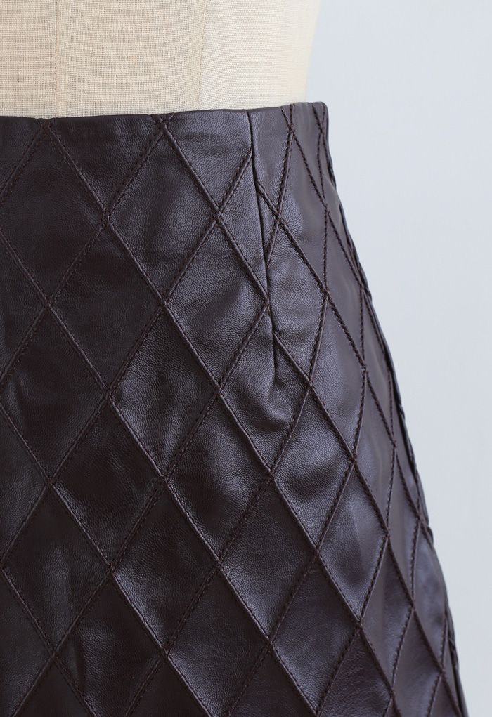 Diamond Textured Faux Leather Bud Skirt in Brown