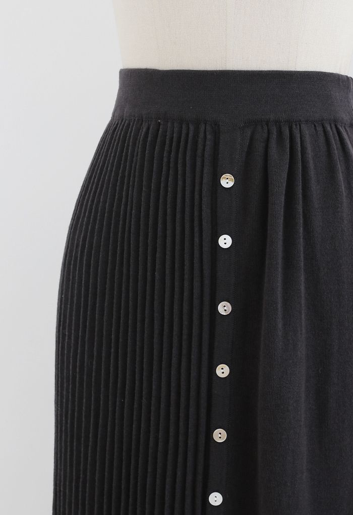 Button Front Pleated Ribbed Knit Skirt in Smoke