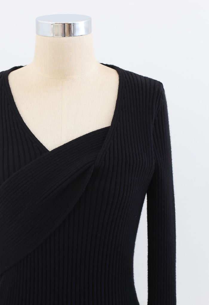 V-Neck Fitted Knit Top in Black