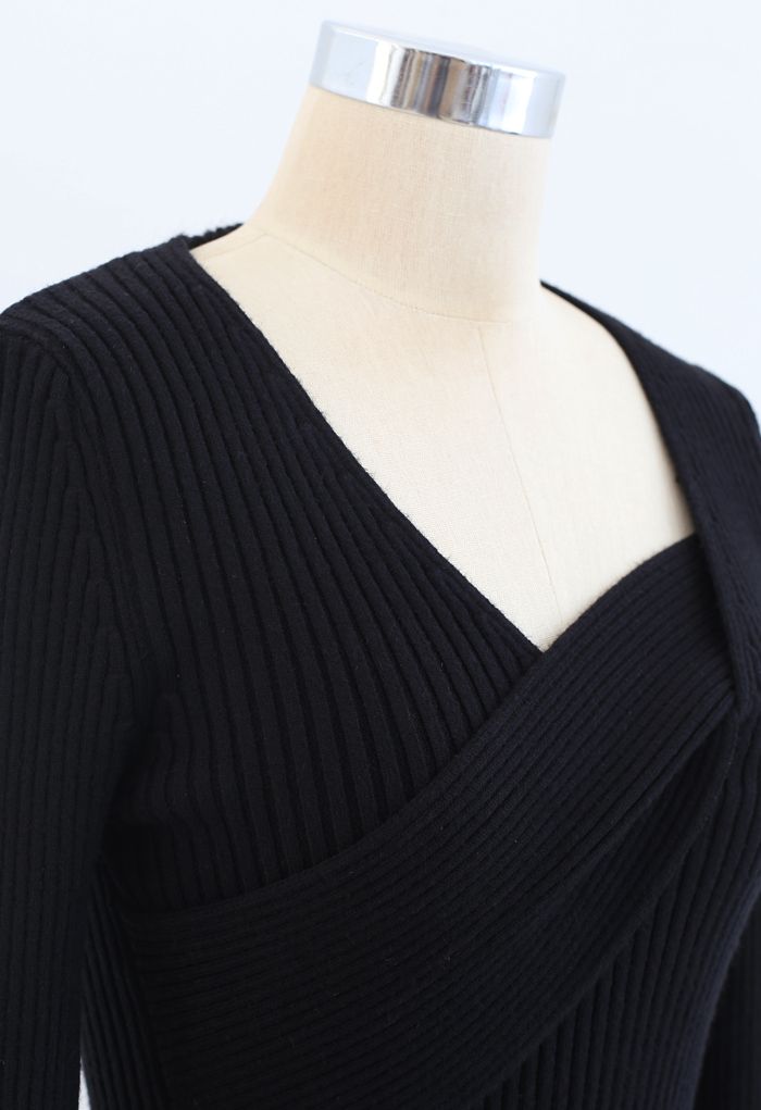 V-Neck Fitted Knit Top in Black