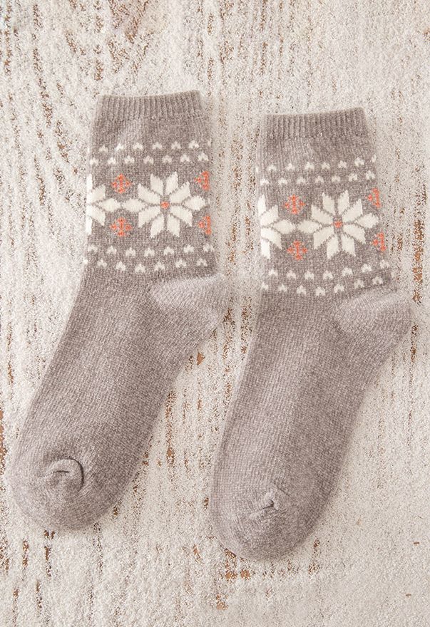 Snowflake Pattern Crew Socks in Taupe