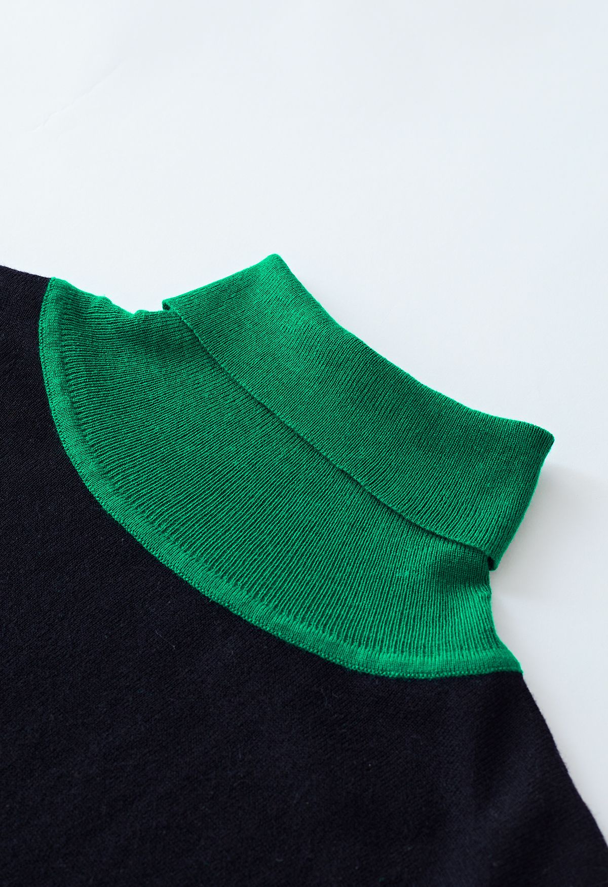 Color Blocked Turtleneck Knit Top in Black