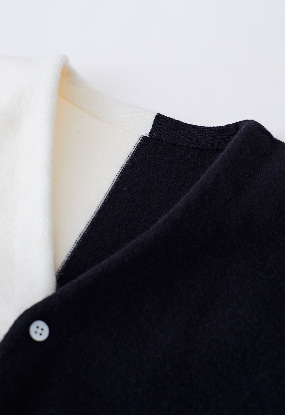 Bicolor V-Neck Button-Up Cardigan in Black