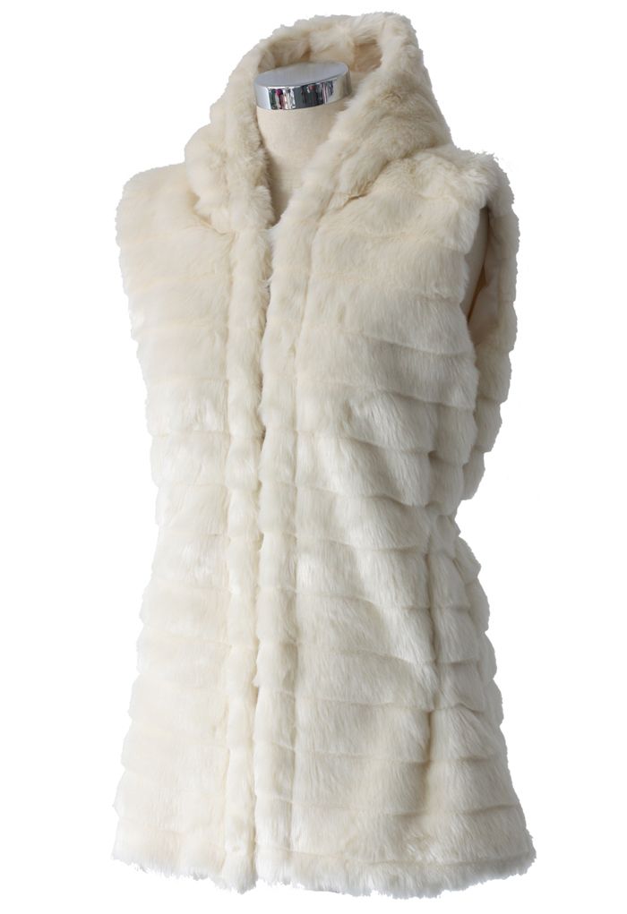 Chicwish Faux Fur Hooded Quilt Vest in Cream