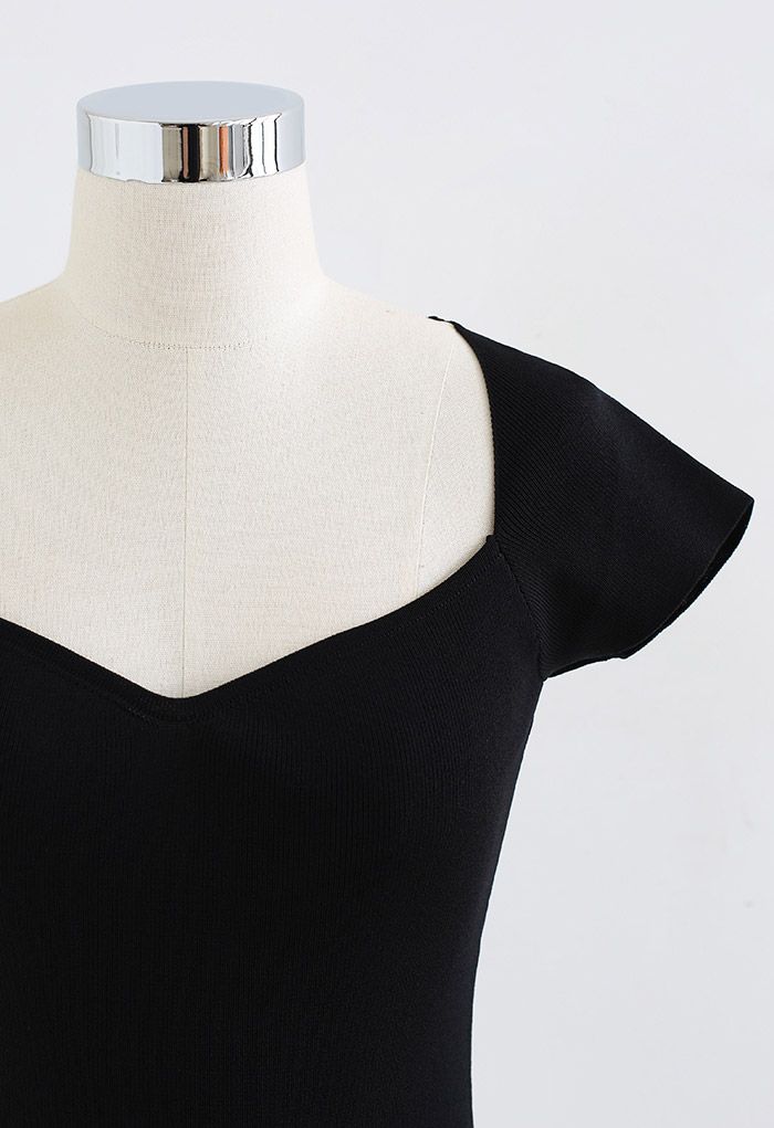 Sweetheart Neck Short-Sleeve Fitted Knit Top in Black - Retro, Indie ...