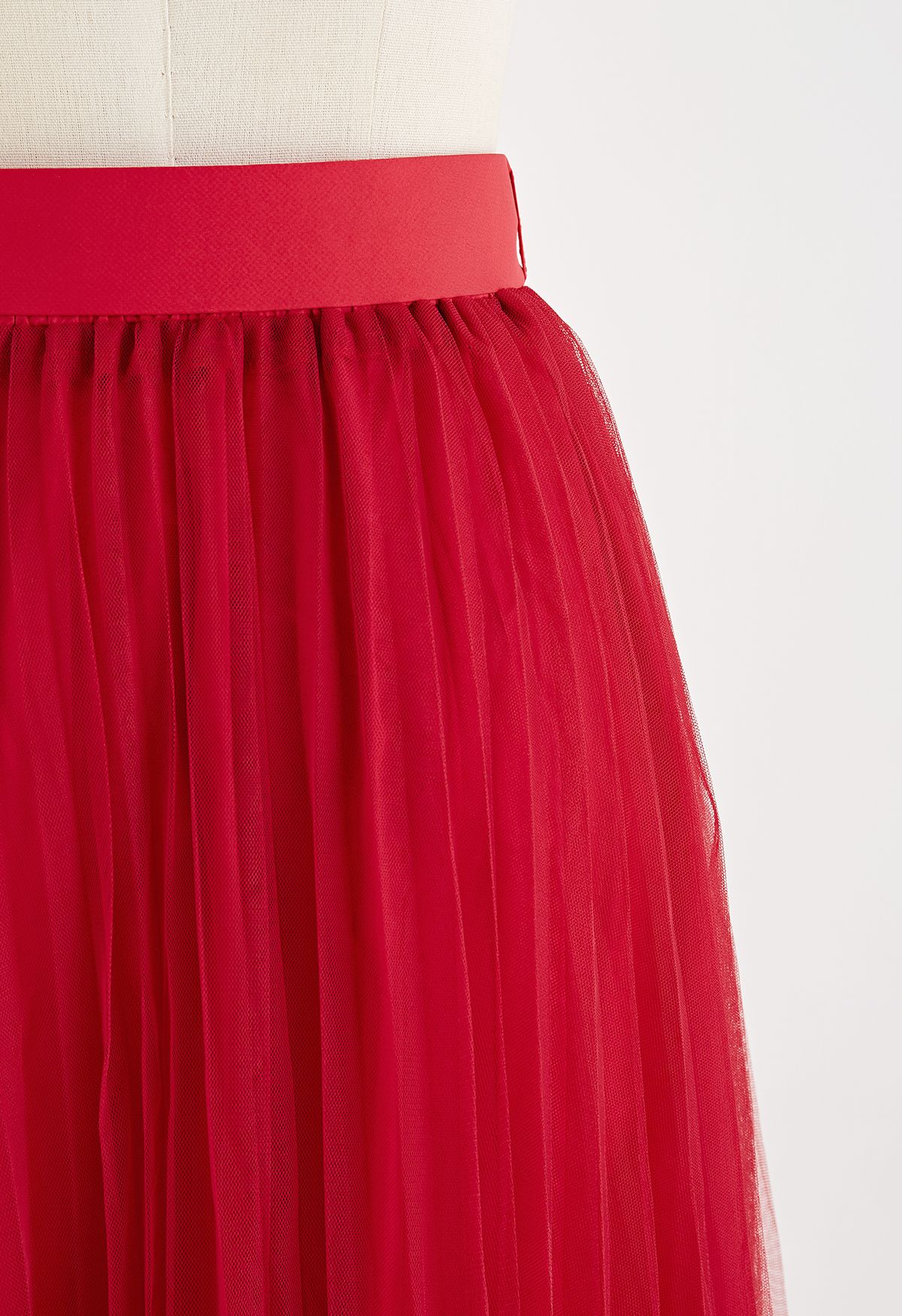 Full Pleated Double-Layered Mesh Midi Skirt in Red