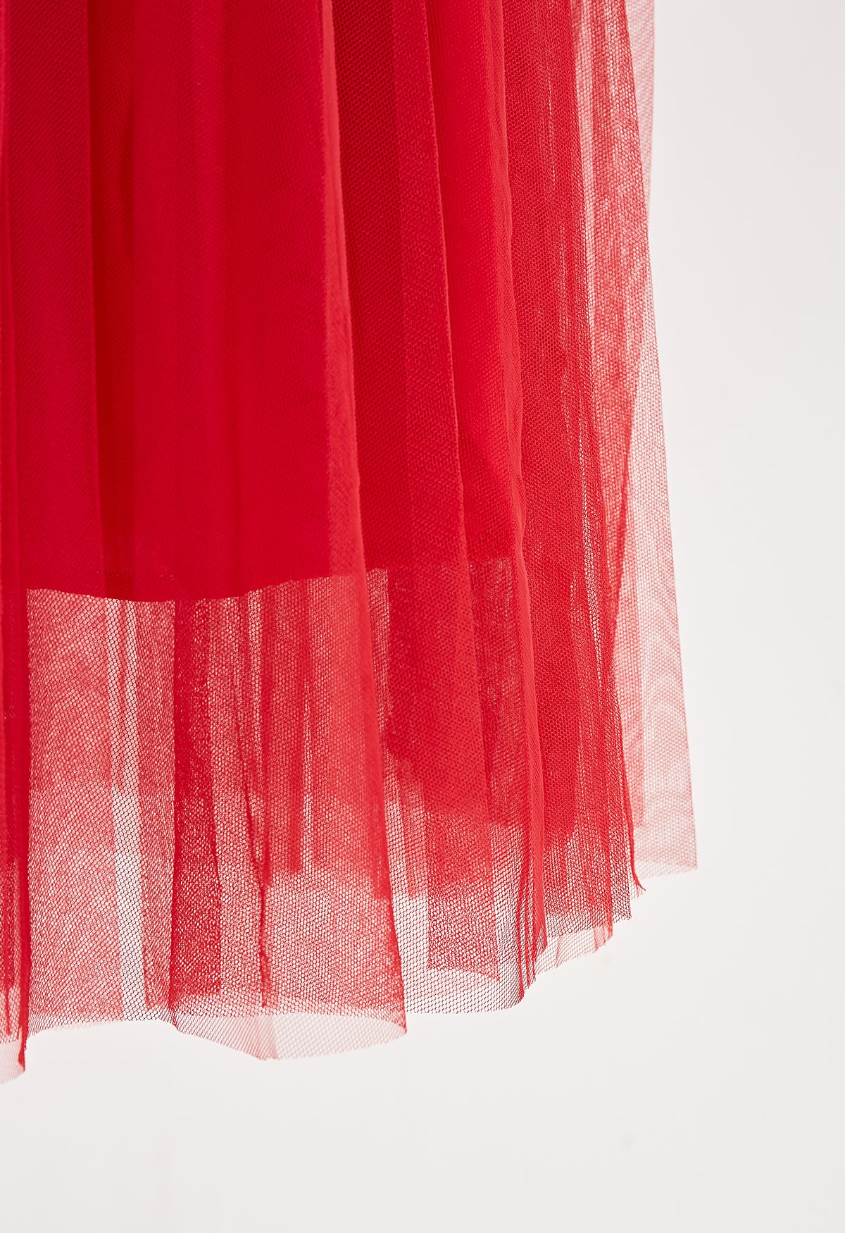 Full Pleated Double-Layered Mesh Midi Skirt in Red