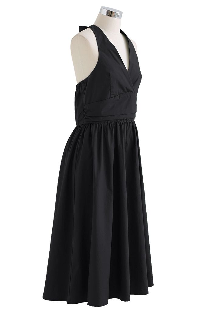 Minimalist Halter Neck Midi Dress in Black