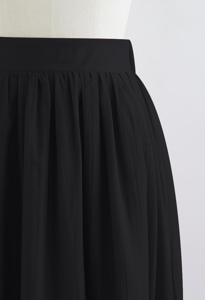 Simplicity Solid Color Textured Skirt in Black