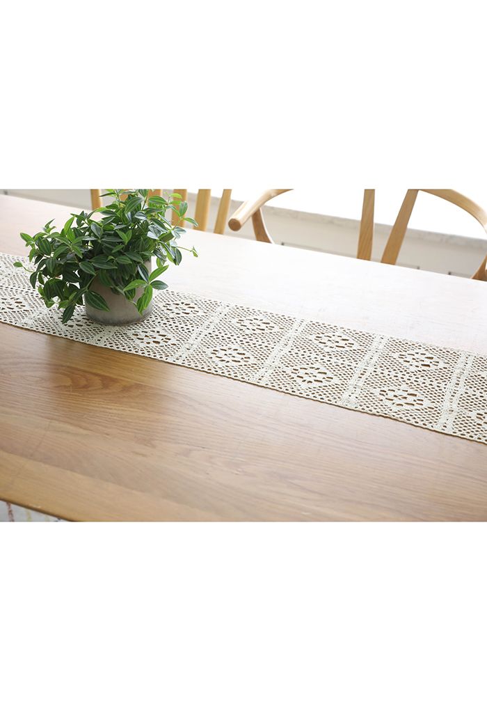 Diamond Hollow Out Tassel Edge Table Runner