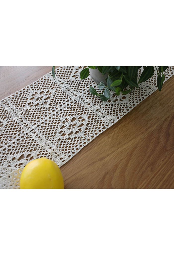 Diamond Hollow Out Tassel Edge Table Runner