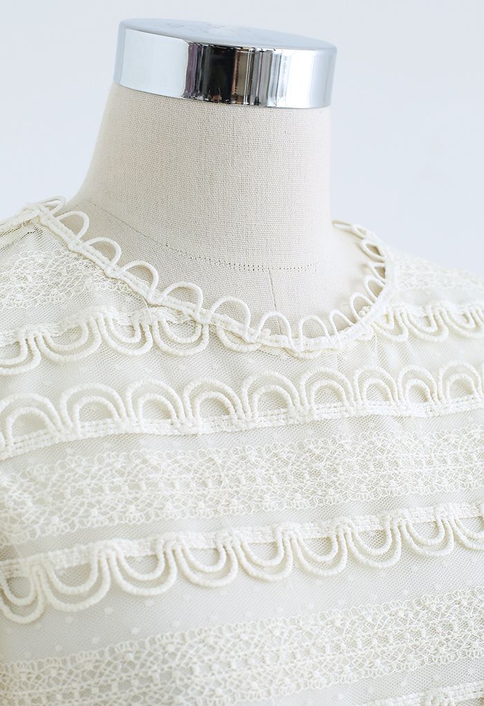 Scalloped Crochet Lace Top in Cream