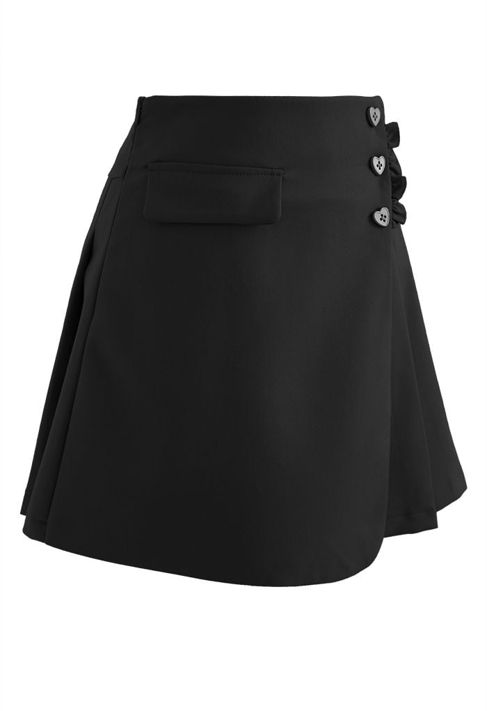 Heart Shape Buttons Pleated Mini Skirt in Black