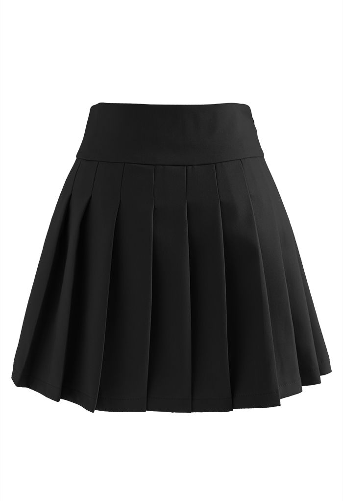 Heart Shape Buttons Pleated Mini Skirt in Black