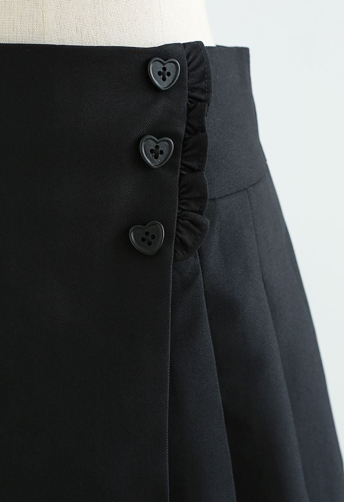 Heart Shape Buttons Pleated Mini Skirt in Black