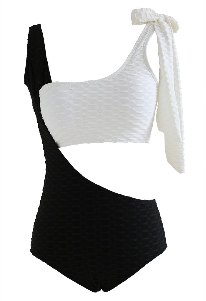 Two-Tone Cutout Textured Emboss Swimsuit in Black