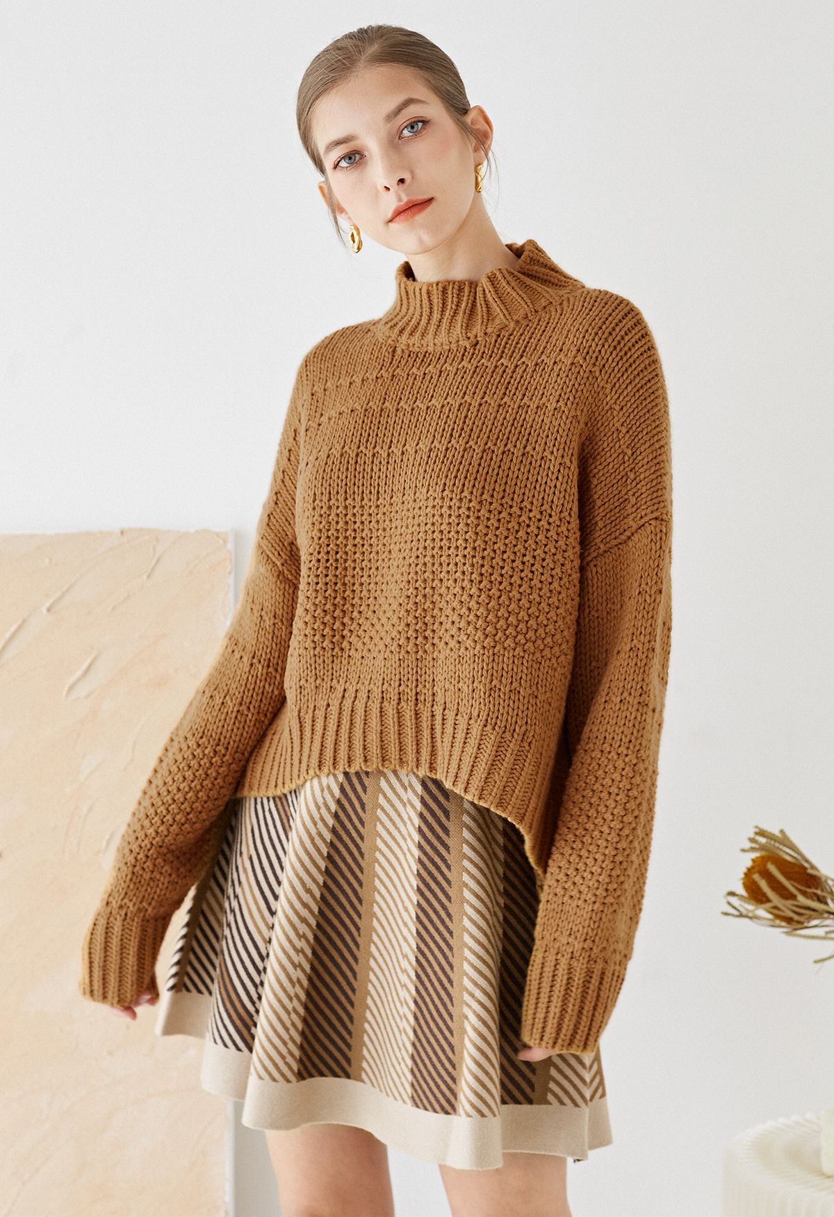 Mock Neck Hi-Lo Chunky Knit Sweater in Caramel