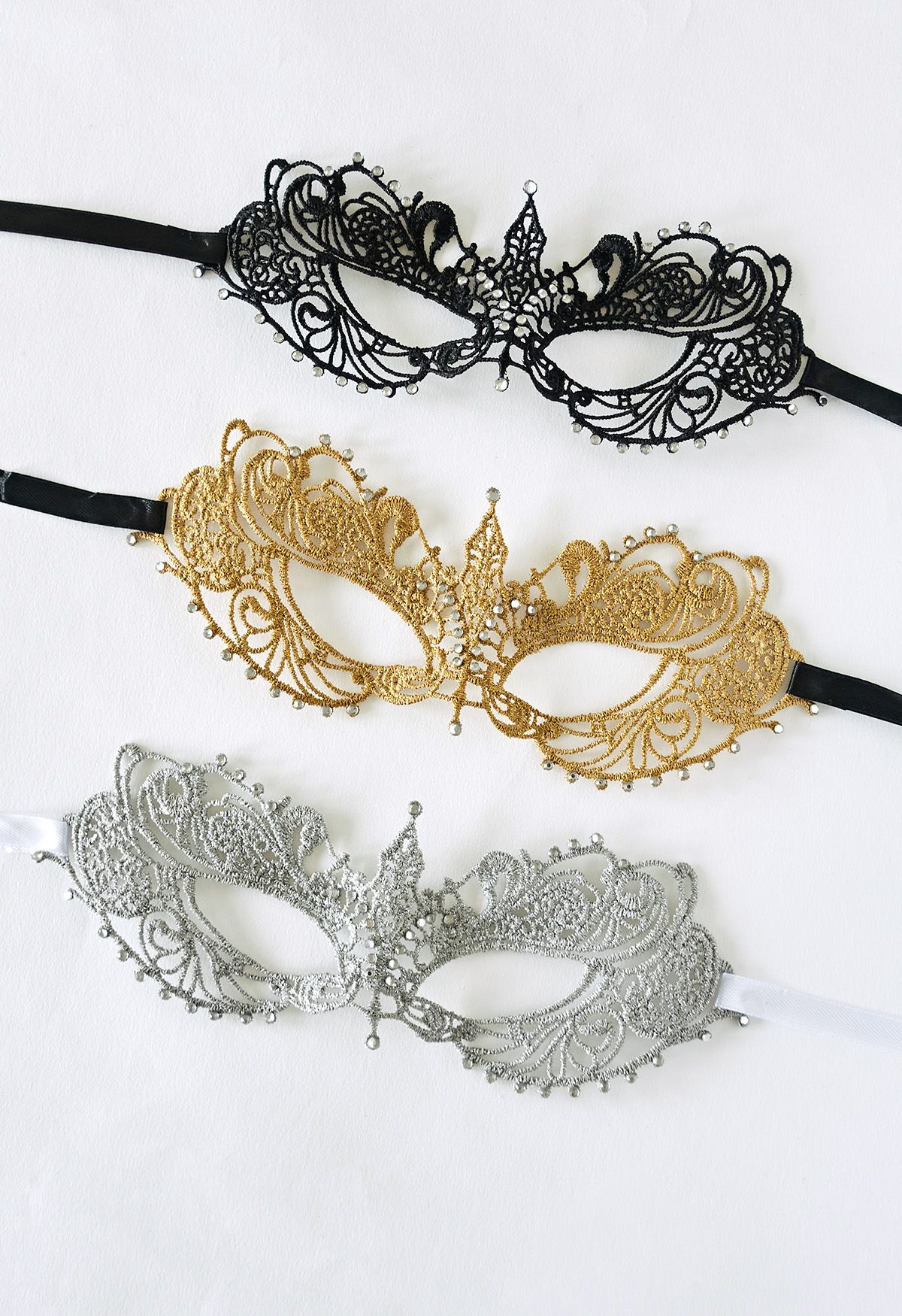 Zircon Trim Lace Ball Mask in Gold