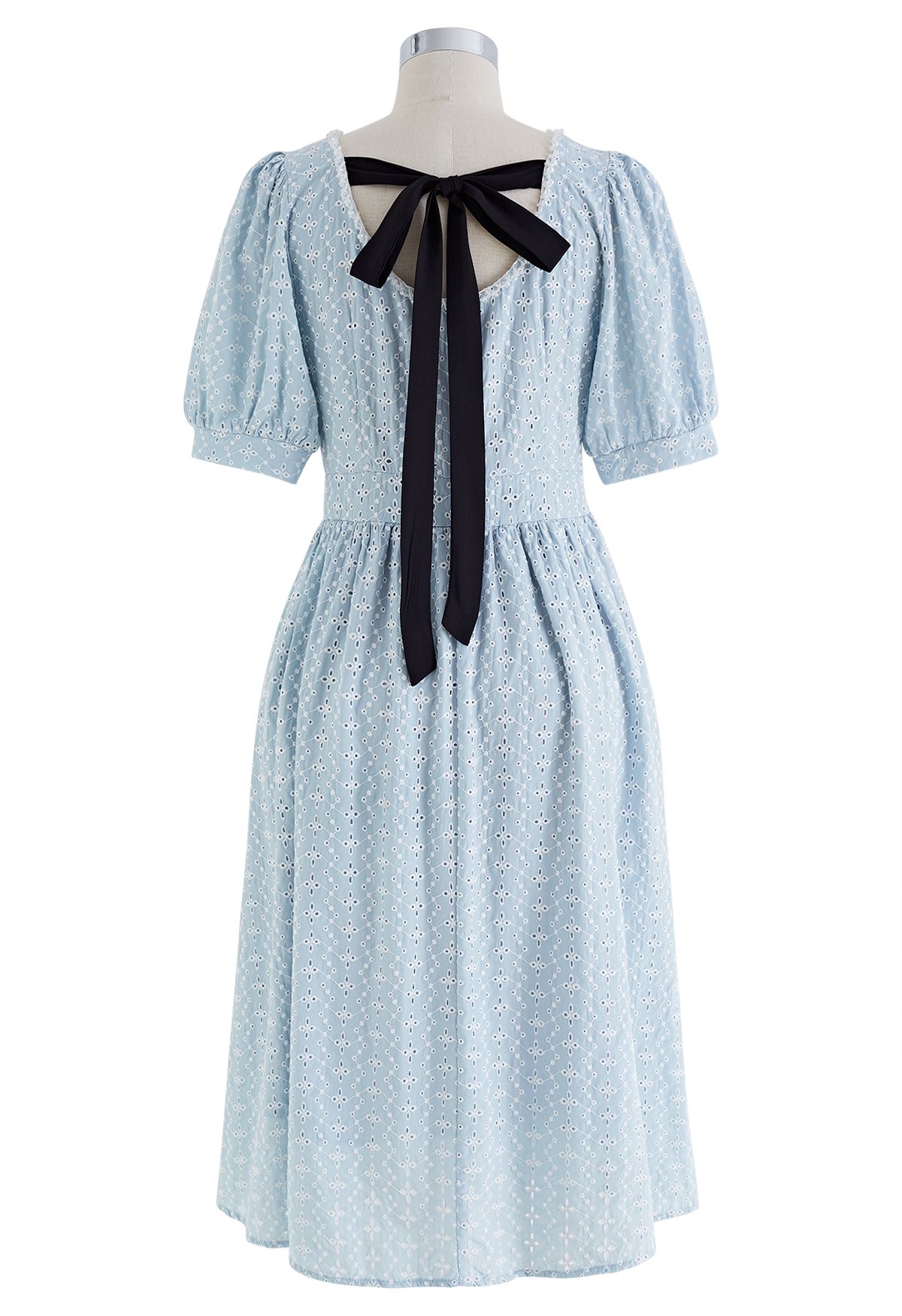 Floret Eyelet Bowknot Back Midi Dress in Blue