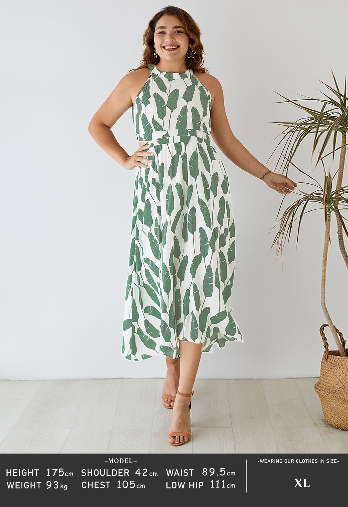 Summer Palm Leaf Print Halter Neck Maxi Dress in Green