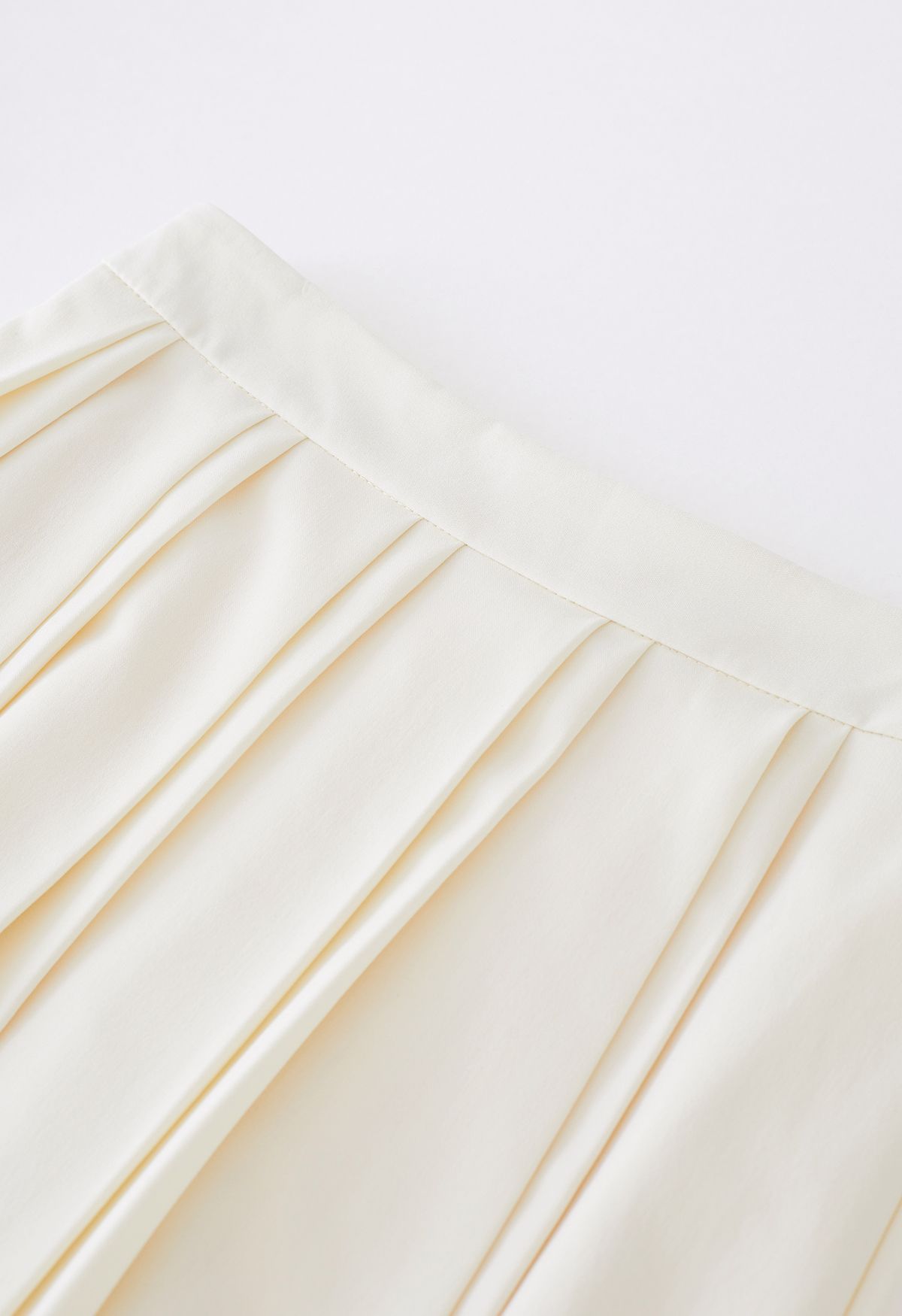 Double Pleated Midi Skirt in Cream