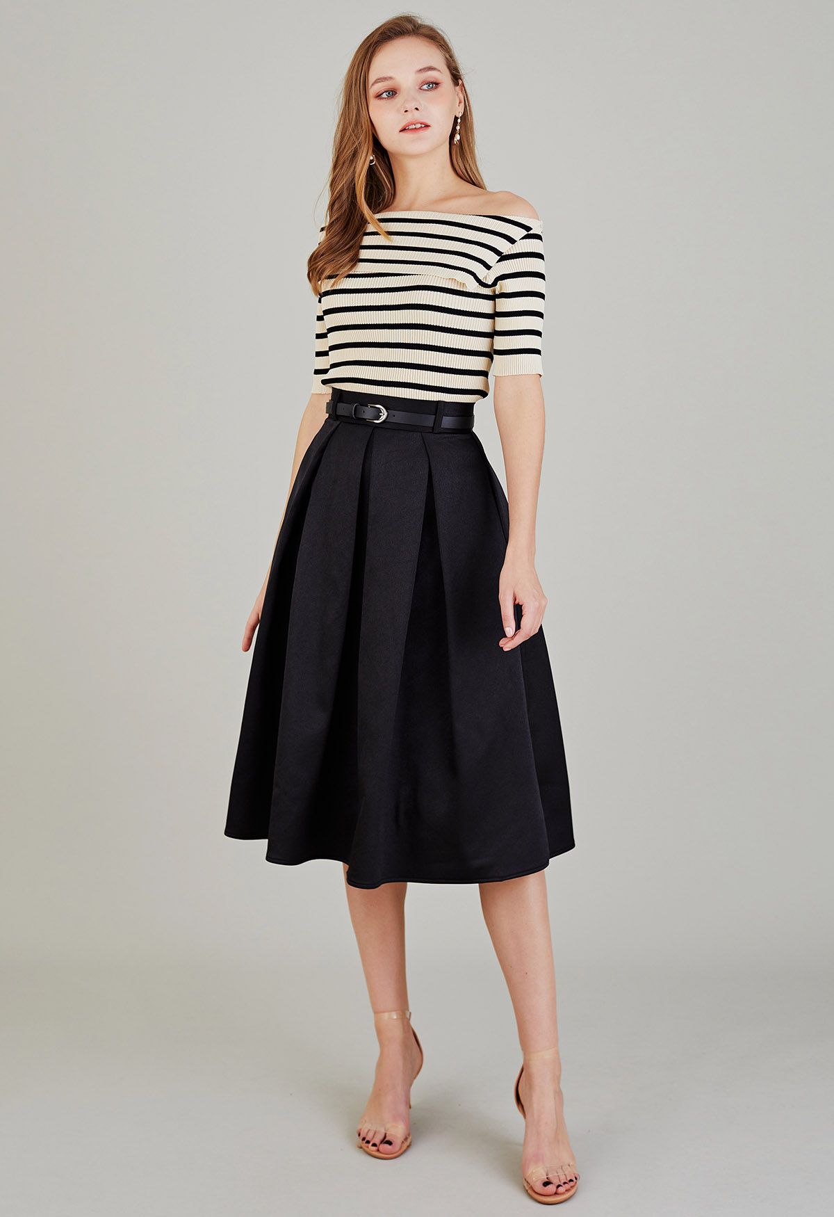 Elegant Pleated Belted Midi Skirt in Black