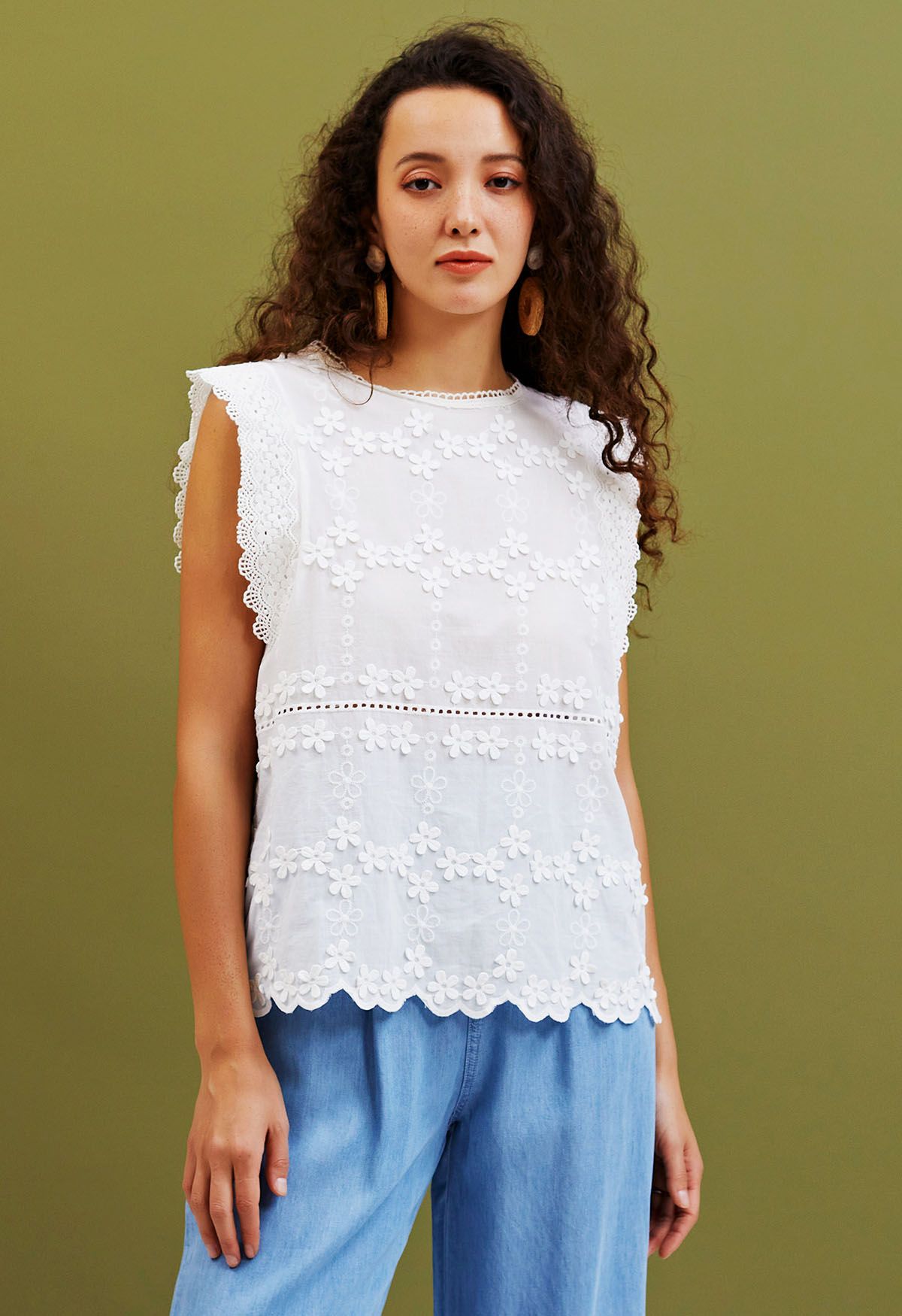 Crochet Lace Trim Embroidered Floret Sleeveless Top in White