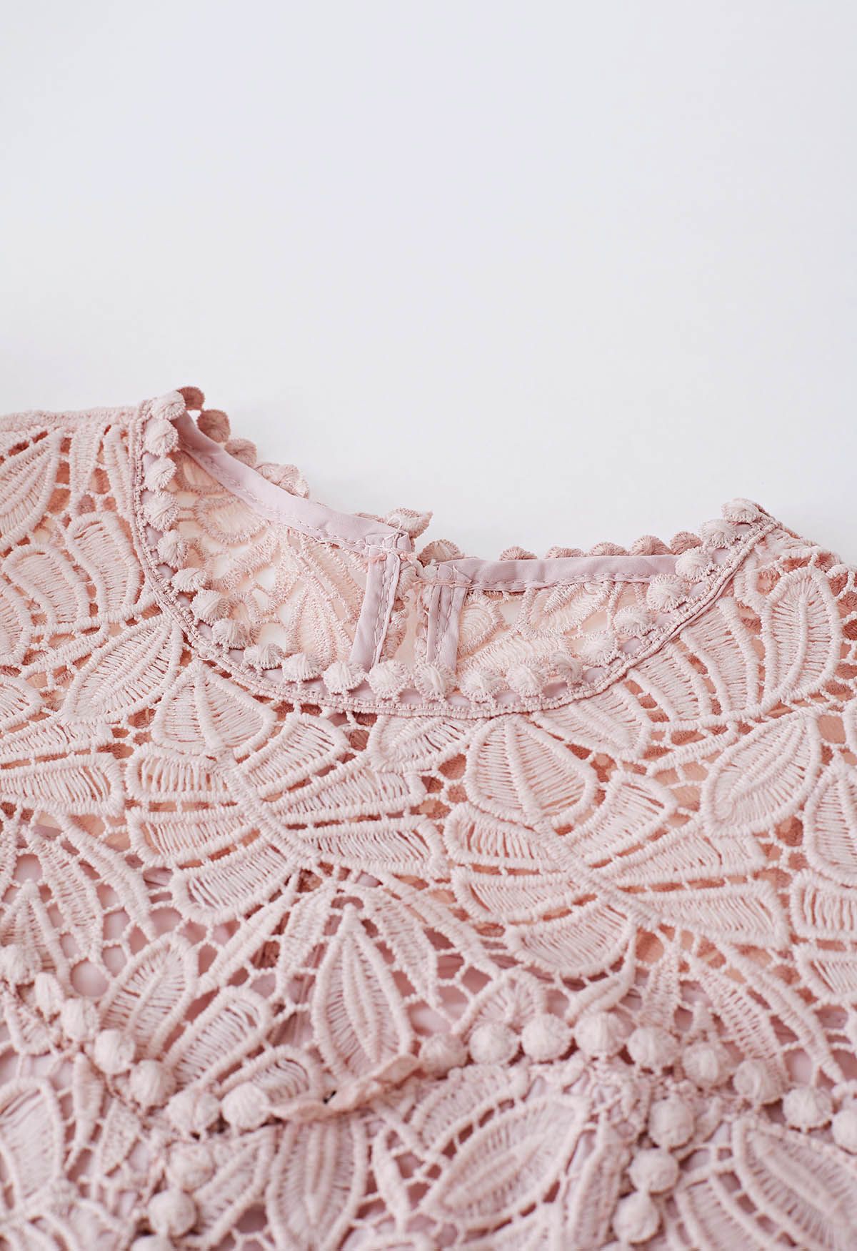 Leaf Cutwork Crochet Puff Sleeve Top in Pink