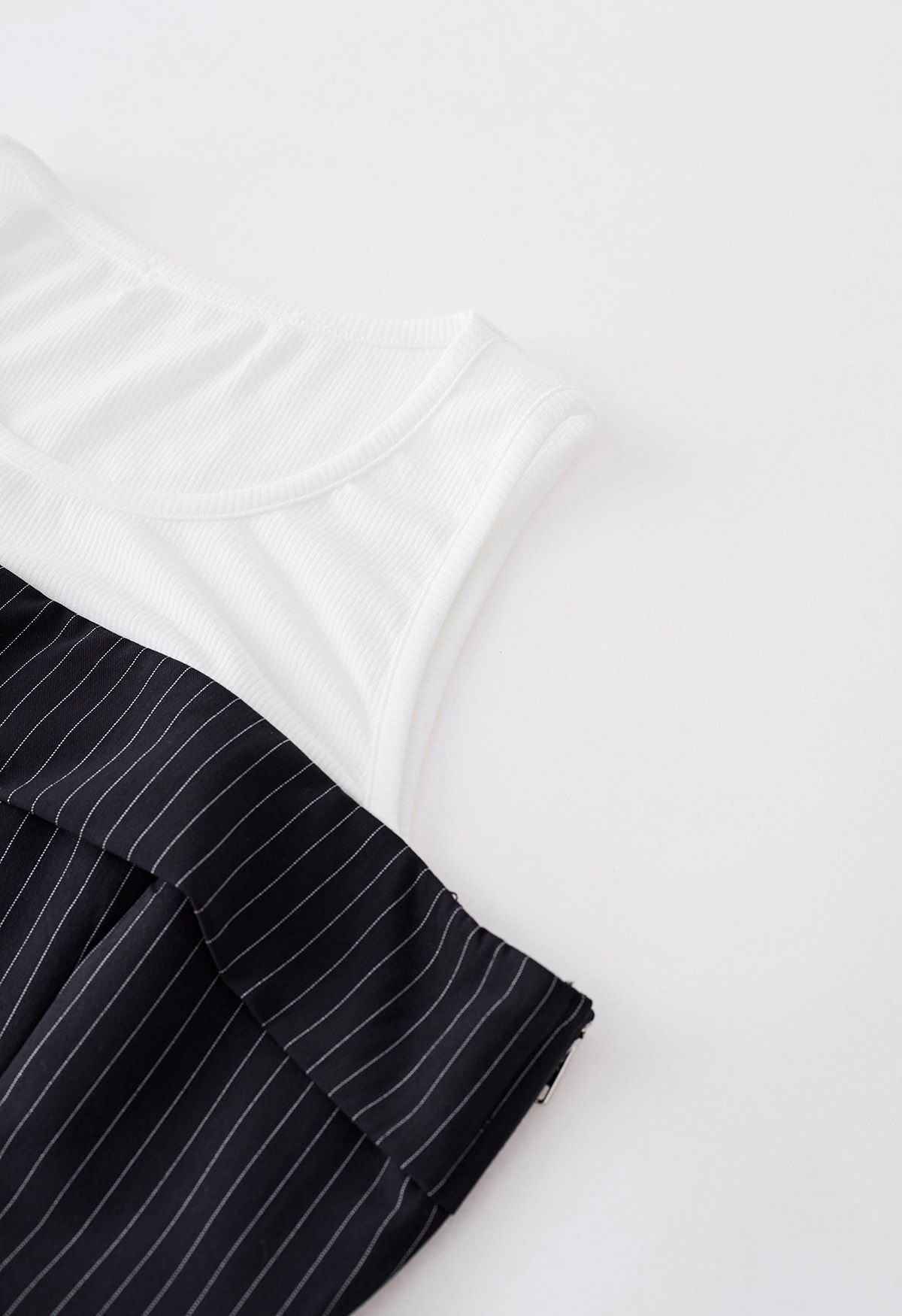 Vertical Stripe Folded Spliced Tank Top in Black