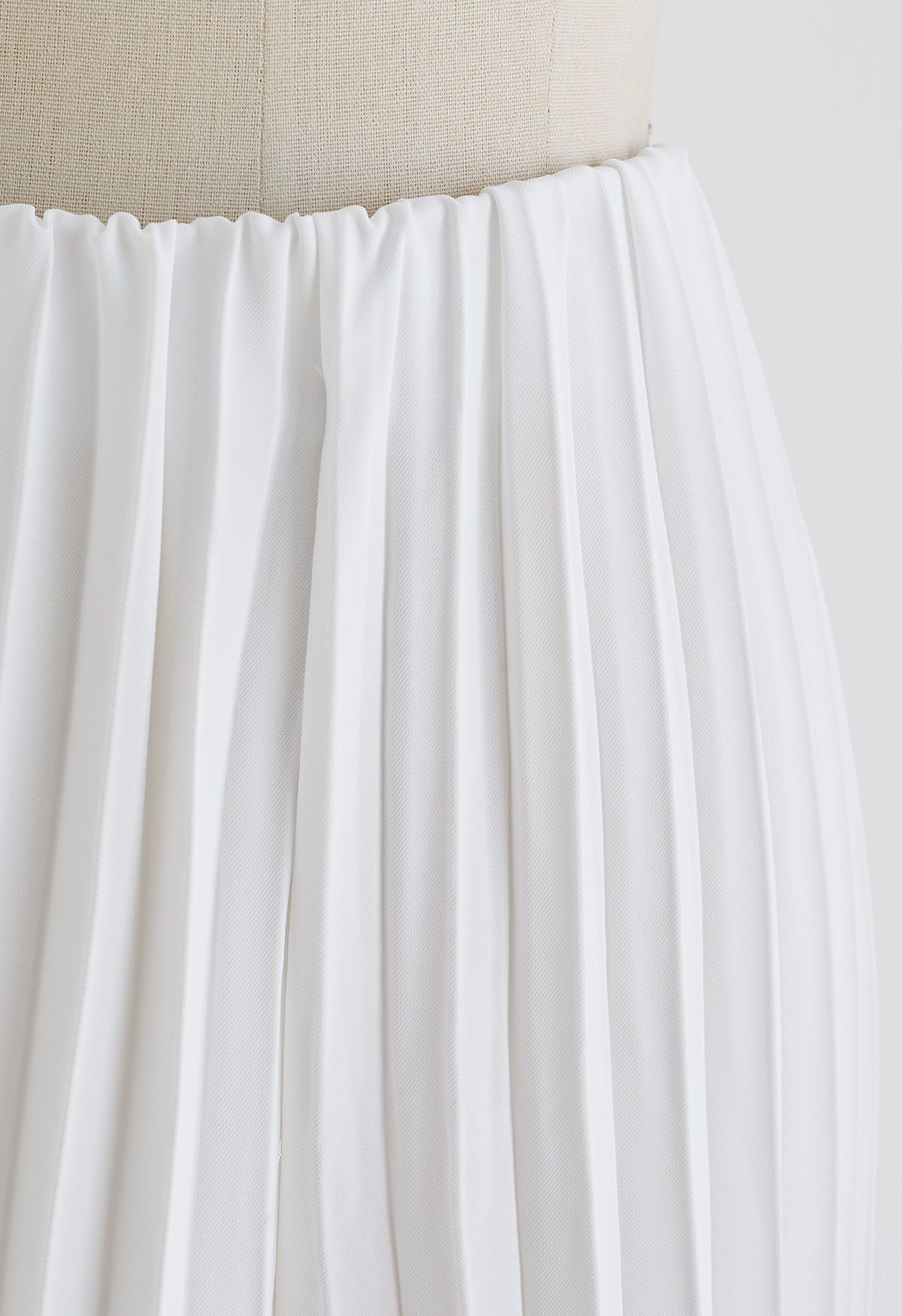 Full Pleated Wide-Leg Pants in White