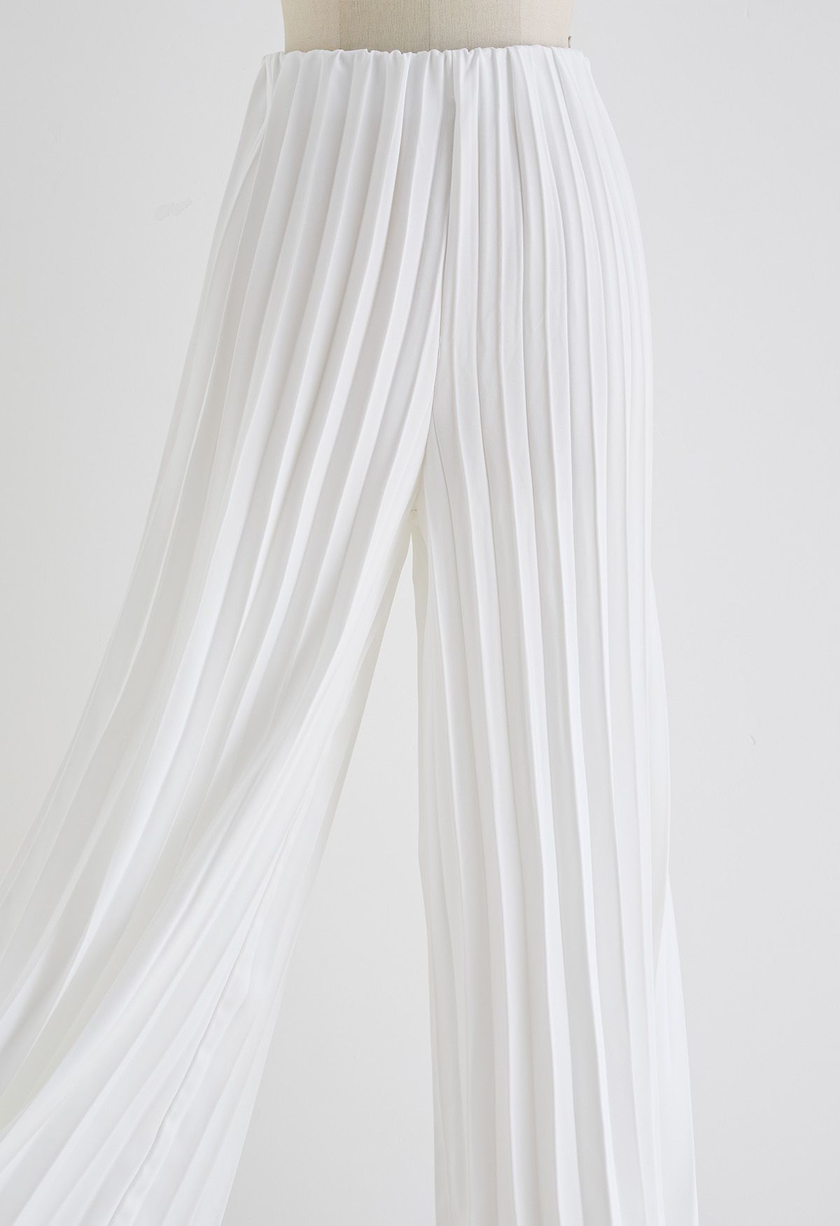 Full Pleated Wide-Leg Pants in White