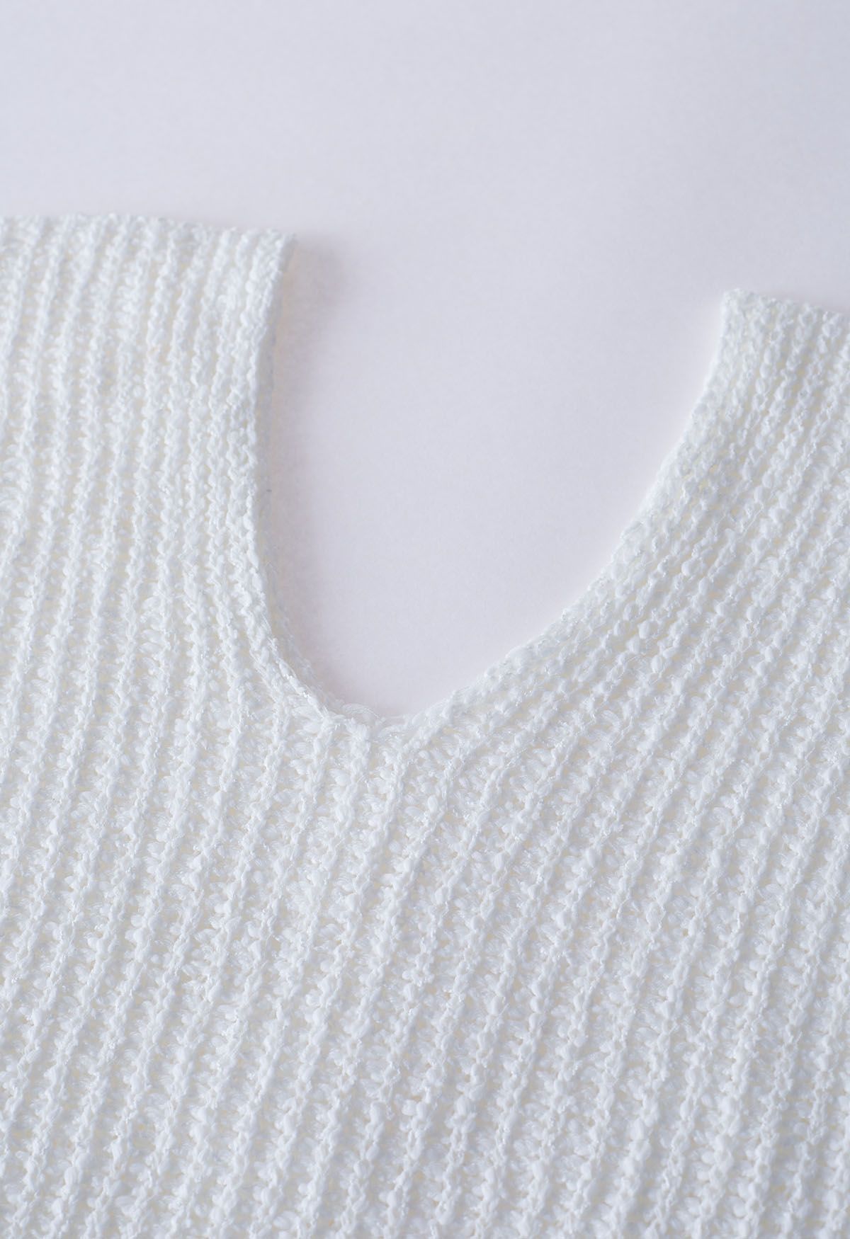 Texture Ribbed Knit V-Neck Sweater in White