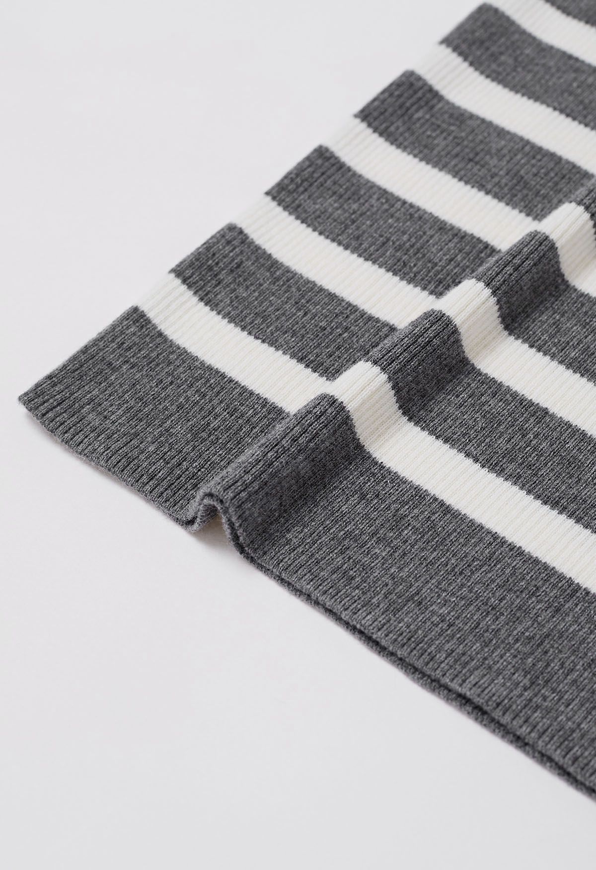 Contrast Stripe Sleeveless Knit Top in Grey