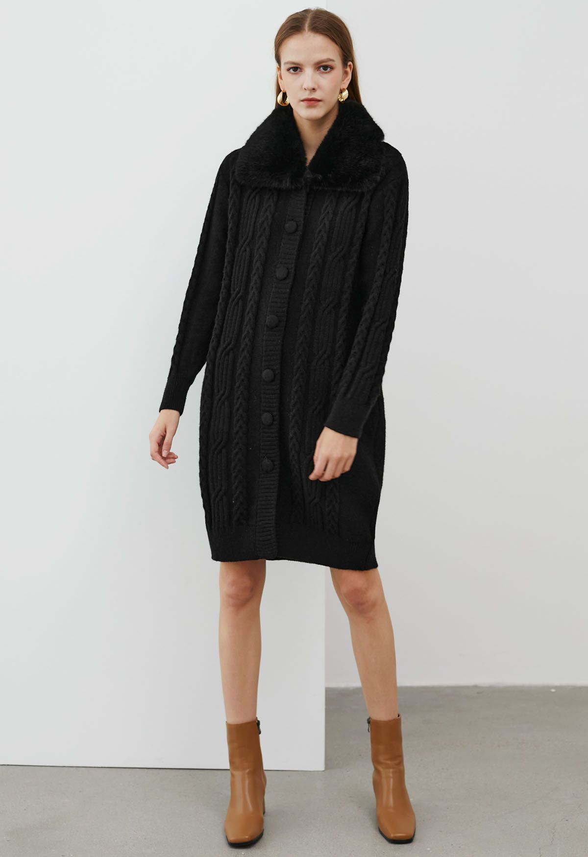 Faux Fur Collar Cable Knit Buttoned Longline Cardigan in Black