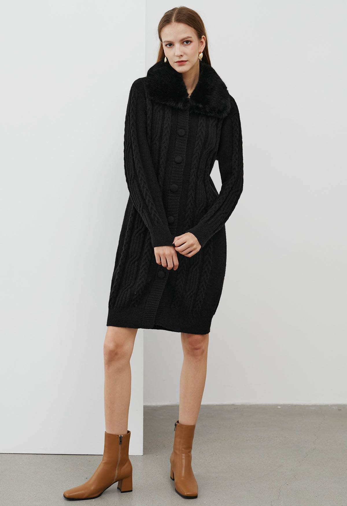 Faux Fur Collar Cable Knit Buttoned Longline Cardigan in Black