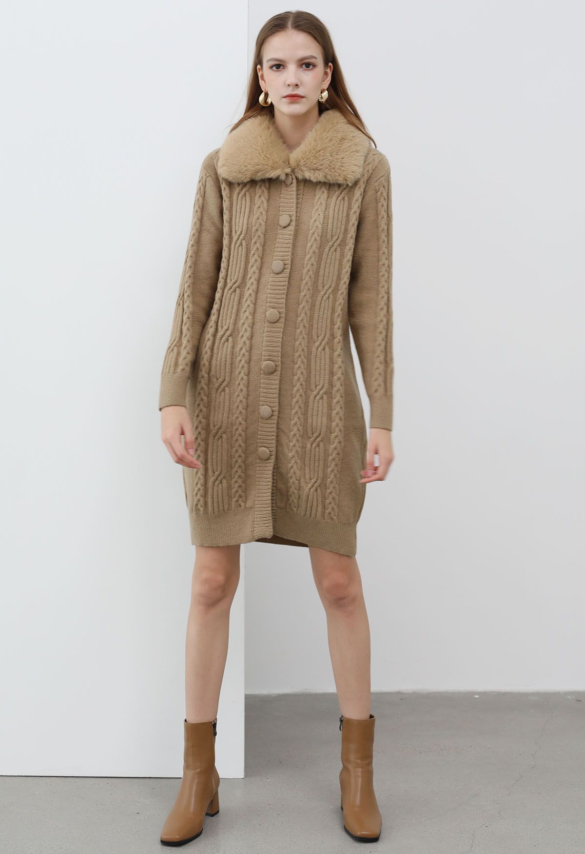 Faux Fur Collar Cable Knit Buttoned Longline Cardigan in Camel